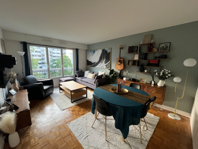 NEW ENTRY A260 PARIS for school holidays :- sleeps 2 + child