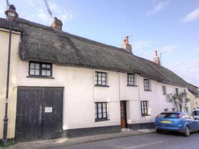 1757 Okehampton Flexible timing (sleeps 6/8 people)