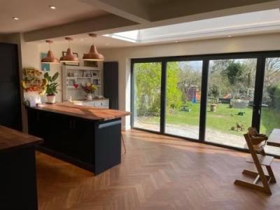 1544 Churchdown for school holidays : sleeps 7/8