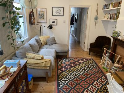 NEW ENTRY 1907 LONDON Flexible timing : sleeps 4 + child