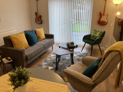 NEW ENTRY 1922 BIRMINGHAM : flexible timing :-Sleeps 3