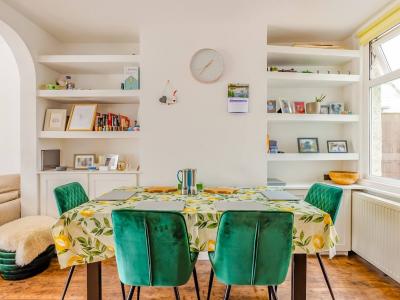 NEW ENTRY 1923 LONDON Flexible timing : sleeps 2/3