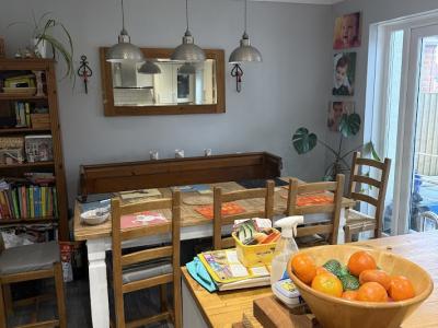 RECENT ENTRY 1960 SOUTHAMPTON for school holidays : sleeps 6/8