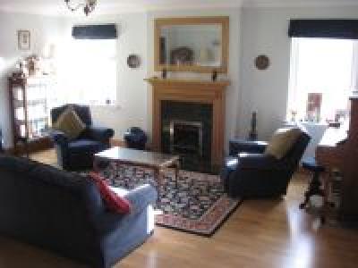 0-945  East Lothian- usually flexible timing (sleeps 10/12 )