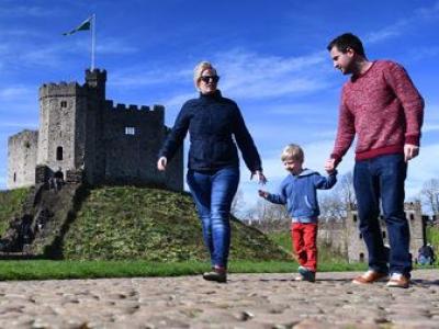 UPDATED 1615 CARDIFF for school holidays : sleeps 6