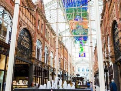1842 Leeds : flexible timing : sleeps 5